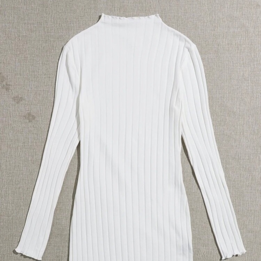 I’m just selling a white dress.